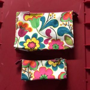 Set of 2 makeup bags Clinique. Never been used.